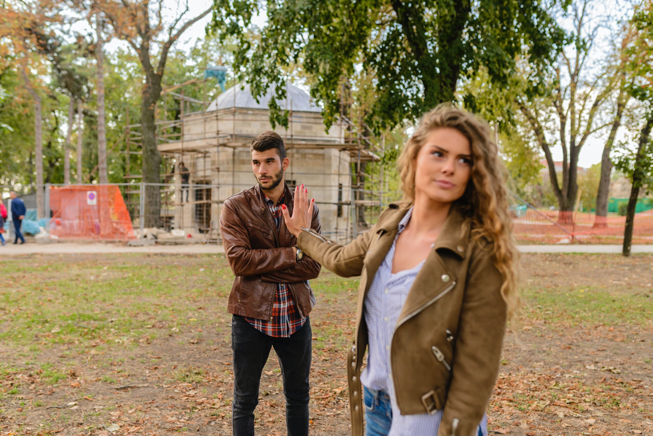 15 Signs You're In A Situationship & How Long Do Situationships Last ?